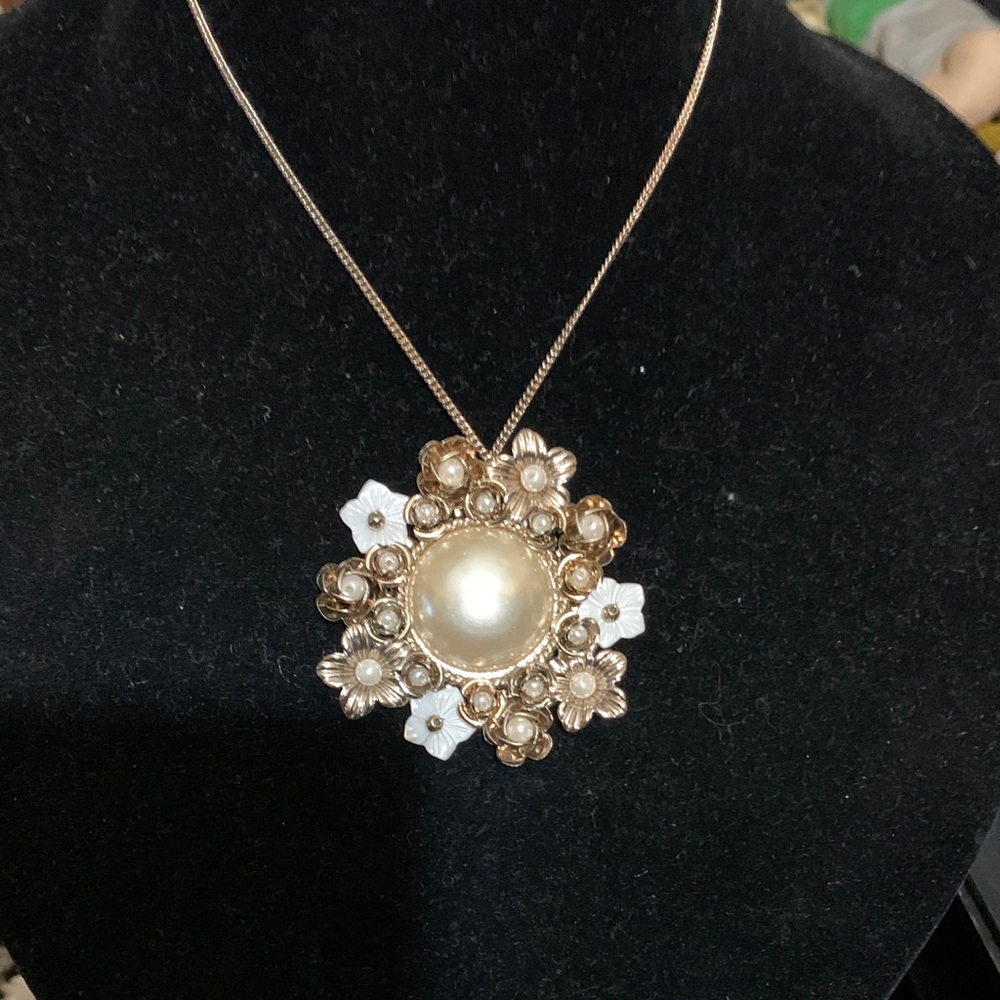 Gold and White Floral Faux Pearl Necklace 18 inches
